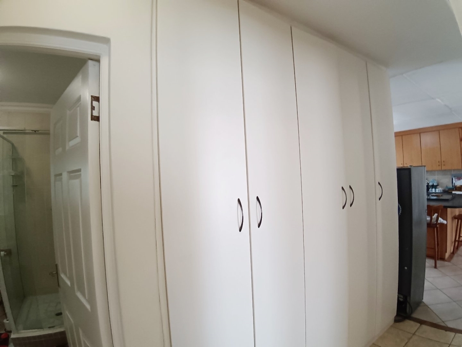 3 Bedroom Property for Sale in Fraaiuitsig Western Cape